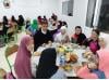 عامل شيشاوة يتناول وجبة إفطار رفقة نزلاء دار الطالب والطالبة للاعزيزة